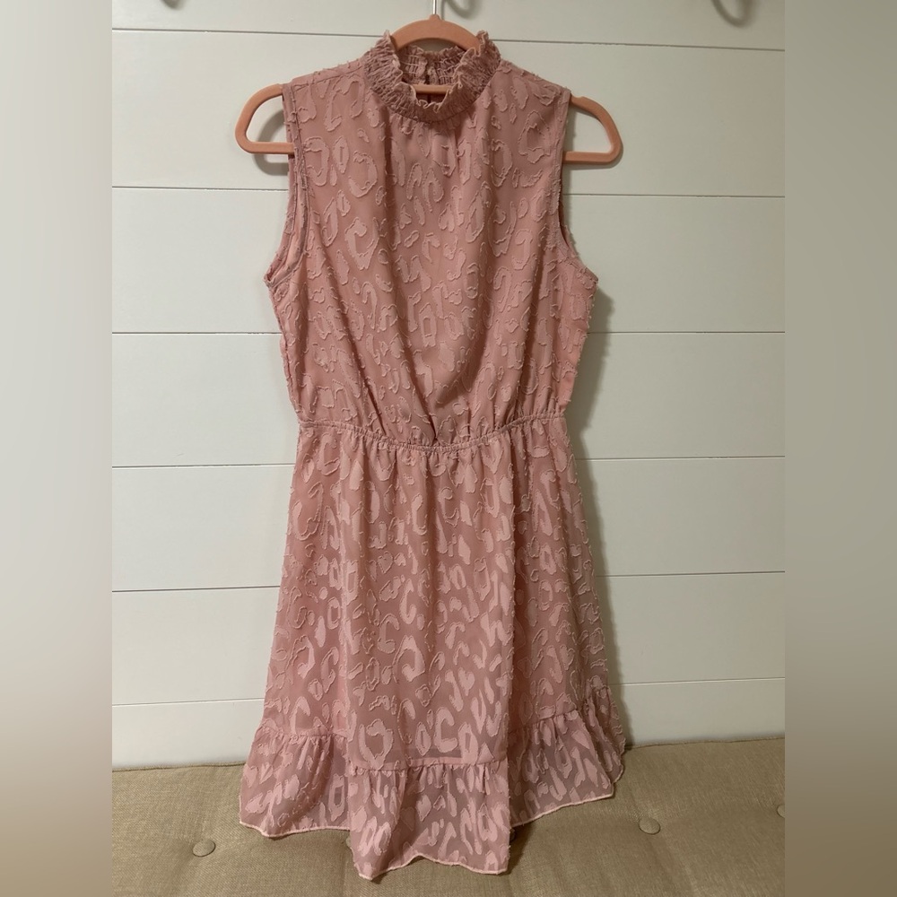 Sleeveless chifffon dress
